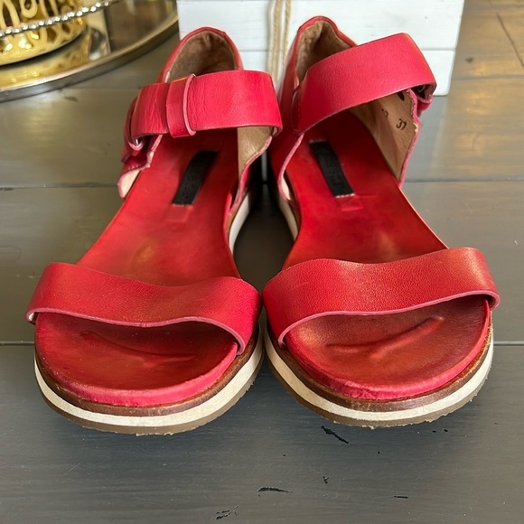 Neosens Women's Red Sandals Size 37 or 6.5 or‎ 7 EU - Picture 5 of 10